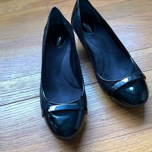 Size 8 wide Giani Bernini black ballet style shoe